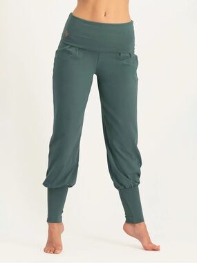 URBAN GODDESS Devi Yoga Pants - Forest green sz medium nwot